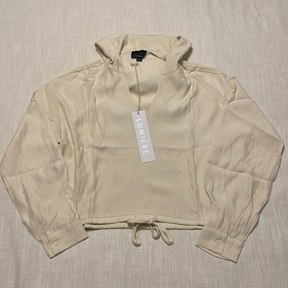 NWT Lumiere Lightweight Cropped V-Neck Hoodie